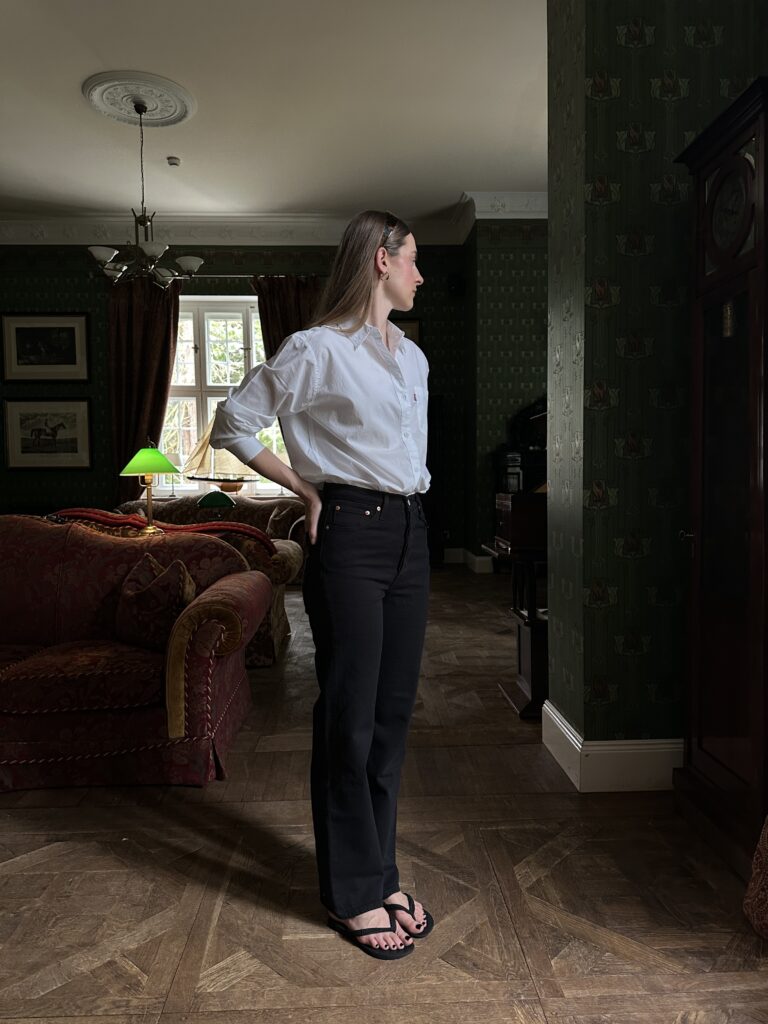 These are the jeans Carolyn Bessette Kennedy would wear