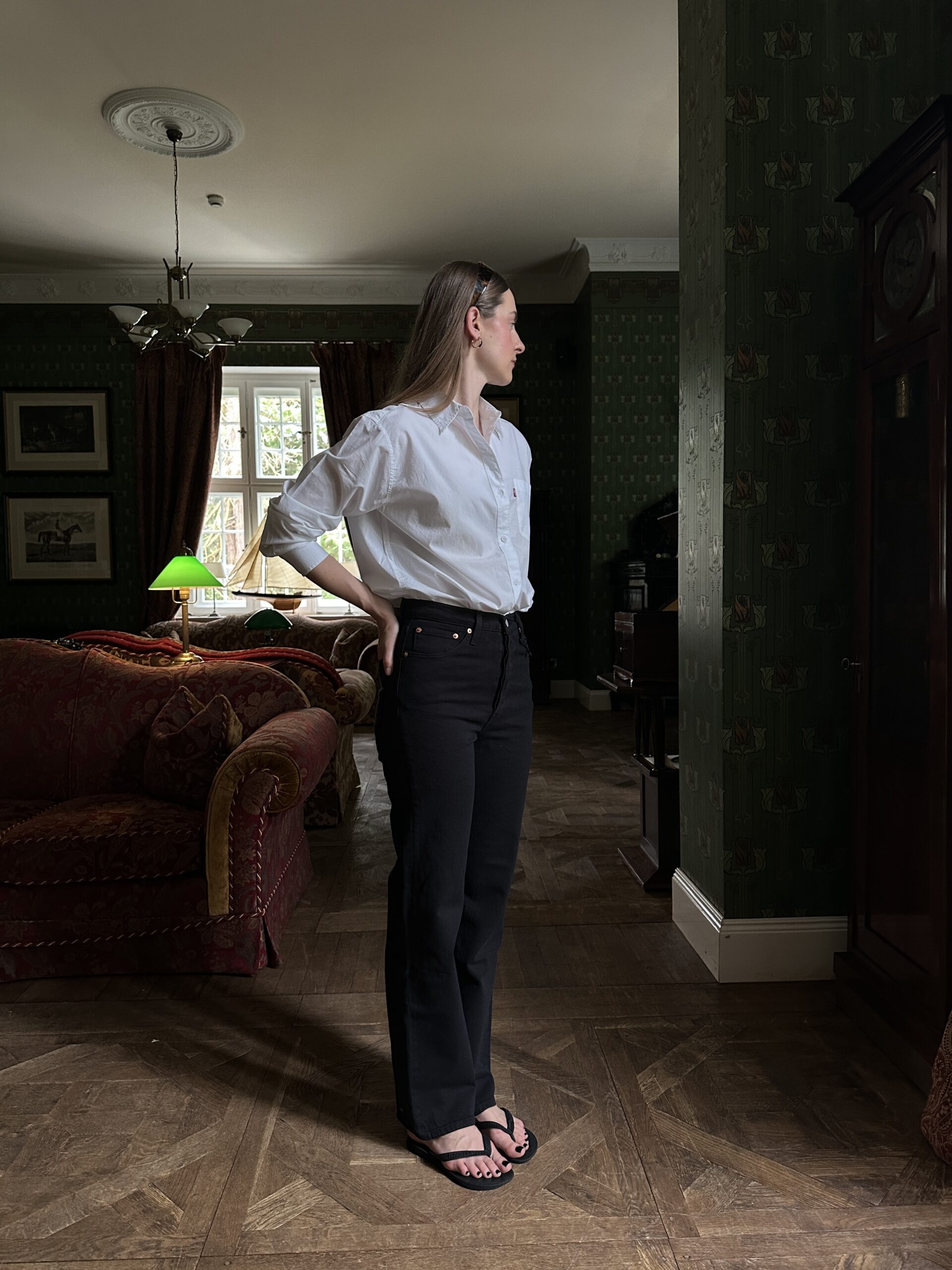 These are the jeans Carolyn Bessette Kennedy would wear